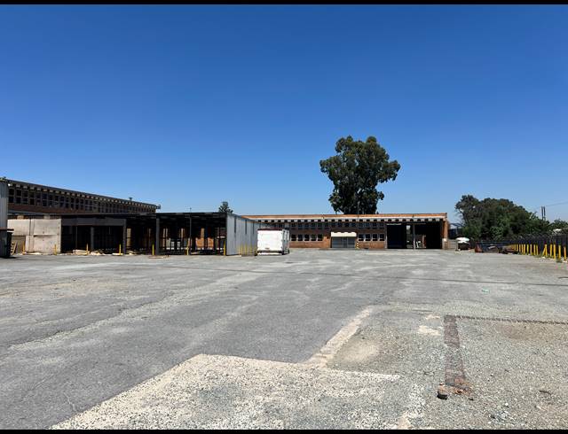 32,965M² FACTORY TO LET IN ROODEKOP